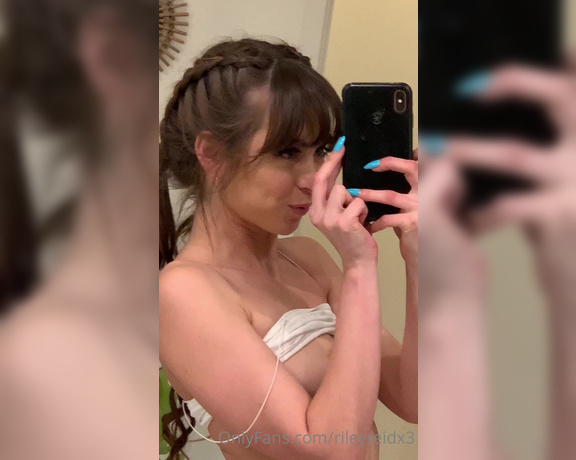 Riley Reid aka rileyreidx3 OnlyFans - Just a reminder that I love you so much!!!!!! Dm if you love me back!!!!