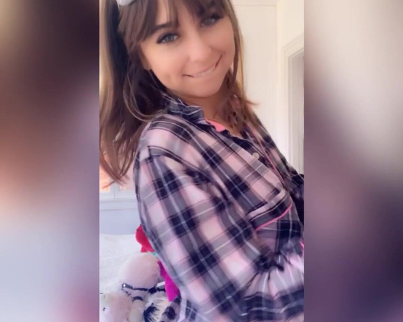 Riley Reid aka rileyreidx3 OnlyFans - Good Moaning!!! Who else woke up wanting to cum