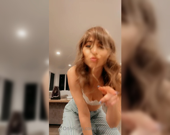 Riley Reid aka rileyreidx3 OnlyFans - I LOVE YOU!!