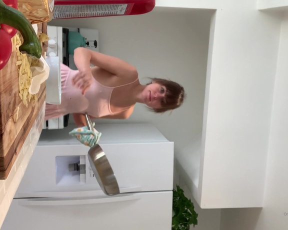 Riley Reid aka rileyreidx3 OnlyFans - I cooked myself a healthy breakfast