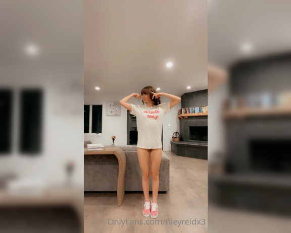 Riley Reid aka rileyreidx3 OnlyFans - Im feeling so NAUGHTY!! Cum have some fun with me in the DMs!!