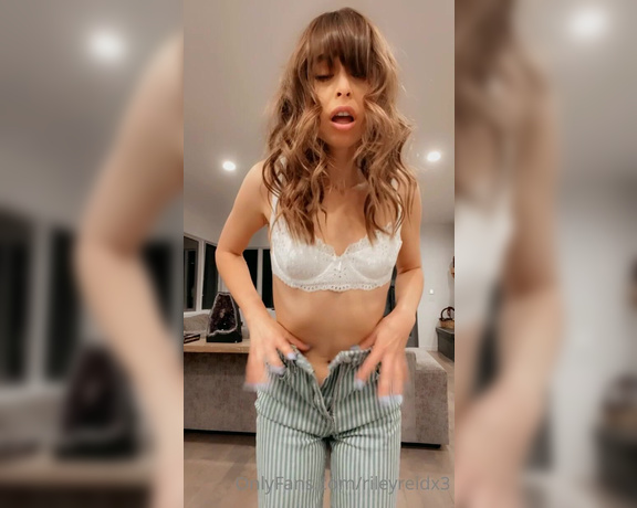 Riley Reid aka rileyreidx3 OnlyFans - I LOVE YOU!!