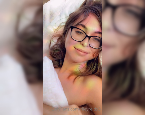 Riley Reid aka rileyreidx3 OnlyFans - Who wants to stay cozy in bed