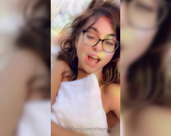 Riley Reid aka rileyreidx3 OnlyFans - Who wants to stay cozy in bed