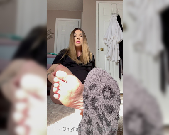 SoleDustQueenVIP aka soledustvip OnlyFans - Taking my fuzzy socks off and giving them a nice big sniff I love boot