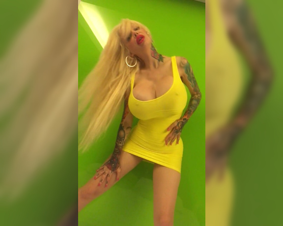 Sabrina Sabrok aka sabrinasabrok OnlyFans - Striptease before getting fucked