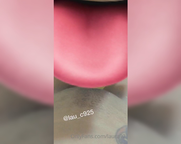 Laura92 aka laura92 OnlyFans - Yo me quera masturbar pero el me agarr a lengua