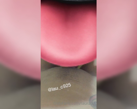 Laura92 aka laura92 OnlyFans - Yo me quera masturbar pero el me agarr a lengua