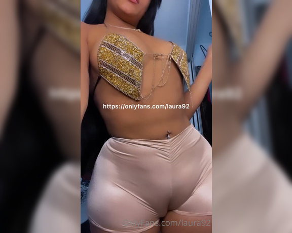 Laura92 aka laura92 OnlyFans - Tu mamas papi