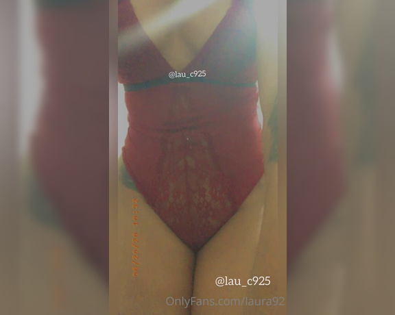 Laura92 aka laura92 OnlyFans - Y si te bailo sexy solo para ti con eso metido por el culo