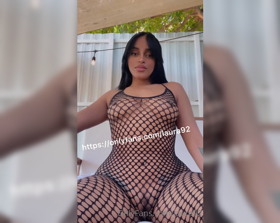 Laura92 aka laura92 OnlyFans - Me iba hacer fotos pero siento que el video les va a gustar ms verdad