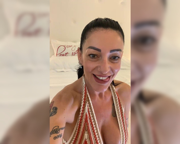 liana-volpi aka liana-volpi OnlyFans Video 9736