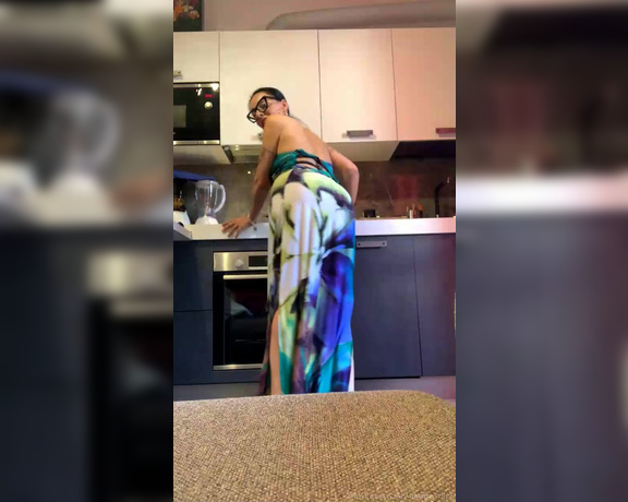 liana-volpi aka liana-volpi OnlyFans Video 9544