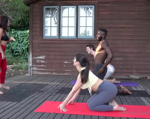 Tomas Skoloudik aka tomasskoloudik OnlyFans - TEASER YOGA FOURSOME WHOLE SCENE  ttrukait,yoga goddess ,african zaddy ) over 40 mins of interracial