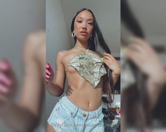 Wetaja aka wetaja OnlyFans - Titty reveal