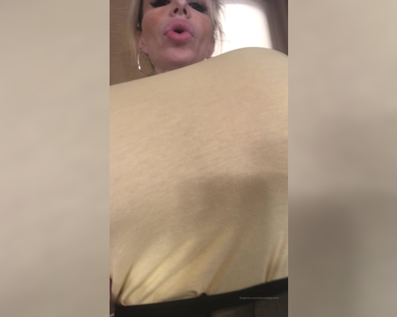 Danielle Derek aka daniellederekxo OnlyFans - Video yellow top