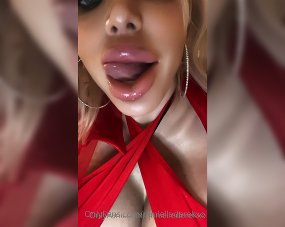 Danielle Derek aka daniellederekxo OnlyFans - Here’s a GFE custom that I created for a VIP I was allowed to share part