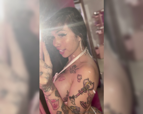 KittywildLove aka kittywildlove OnlyFans - I love looking in the mirror