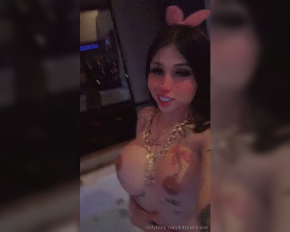 KittywildLove aka kittywildlove OnlyFans - Come on, join me in the jacuzzi, lets have a hot bath