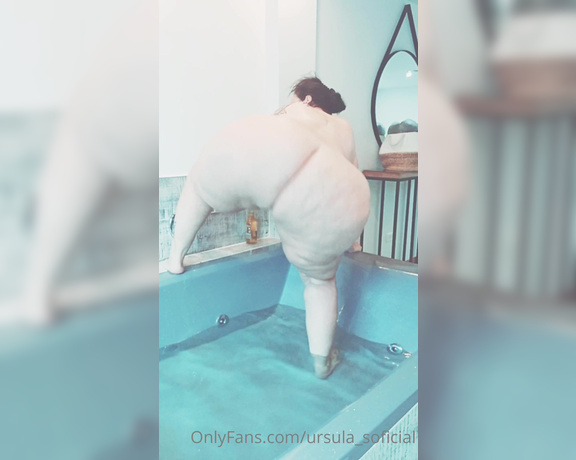 Ursula Suárez aka ursula_soficial OnlyFans - Que calor! Quieres un bao conmigo