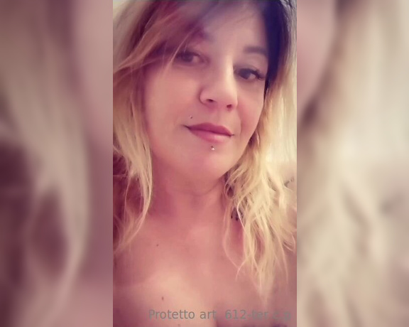 Wonder Xina aka w_xina OnlyFans - Carenza di potassio MANGIA LA BANANA