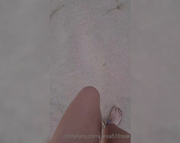 Area51FREAK aka area51freak OnlyFans - [EXPERIMENT]  Walking with vibrator on the beach + BTS )