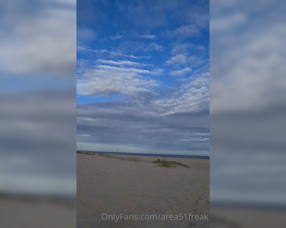 Area51FREAK aka area51freak OnlyFans - [EXPERIMENT]  Walking with vibrator on the beach + BTS )