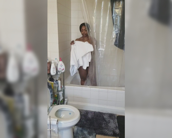 MizzJada Thyck aka mizzjadathyck OnlyFans - Getting out the shower