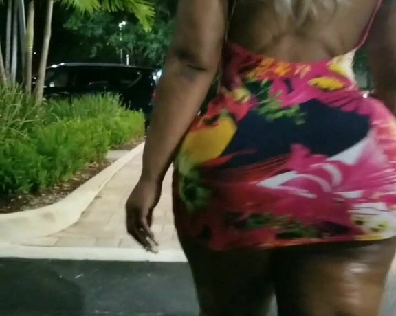 MizzJada Thyck aka mizzjadathyck OnlyFans - Who like ass lol Im moving in August in my house I hope I get