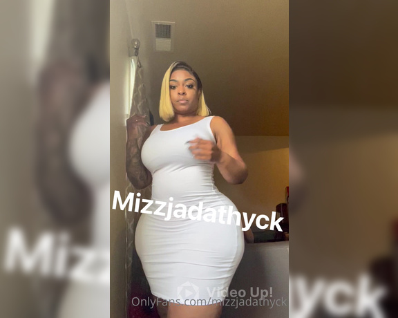 MizzJada Thyck aka mizzjadathyck OnlyFans - Hello my babes why men just look and don’t say hi i will speak back