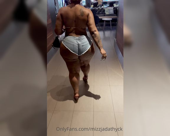 MizzJada Thyck aka mizzjadathyck OnlyFans - Hey guys I will be in New York City October 1214 who want this shorts