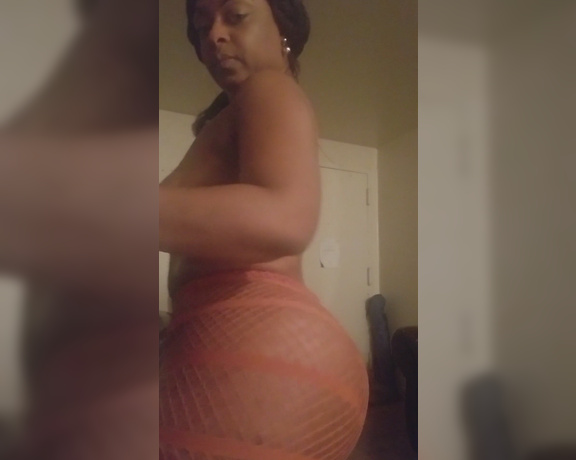 MizzJada Thyck aka mizzjadathyck OnlyFans - Dancing a little bit