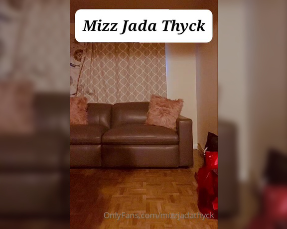 MizzJada Thyck aka mizzjadathyck OnlyFans - Hey guys Im in NYC today and tomorrow what do yall want to see next from