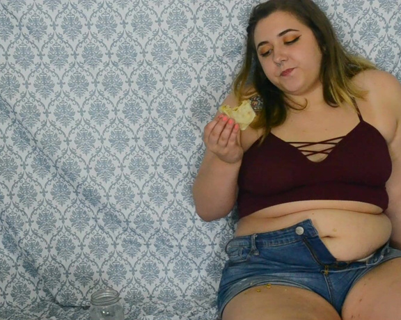 DirtyBirdyy - Fatty Stuffing Her Face with a Burrito, Chubby, Eating, Facestuffing / Overeating, Feeder/Feedee, Food, ManyVids