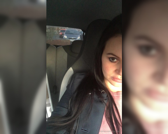 Amy_taboo - Playing with my pussy in the busy car park Dx (10.04.2020)