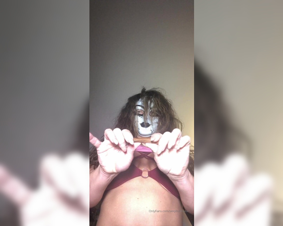 Sexybuffbabe - Happy Halloween.. I hope you Muscle Sluts have a tootsie of a time!! Lw (31.10.2019)