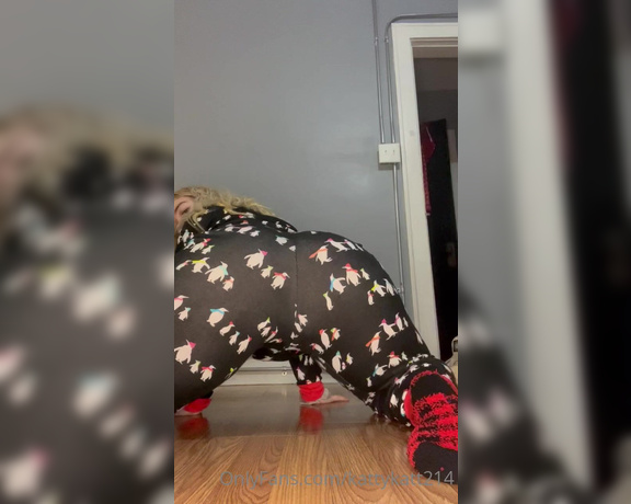 Mrs Kattycakes aka mrskattycakes OnlyFans - Are my Christmas Jammie’s cute