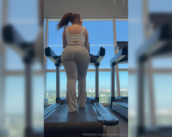 Mrs Kattycakes aka mrskattycakes OnlyFans - Wanna see me work out for you