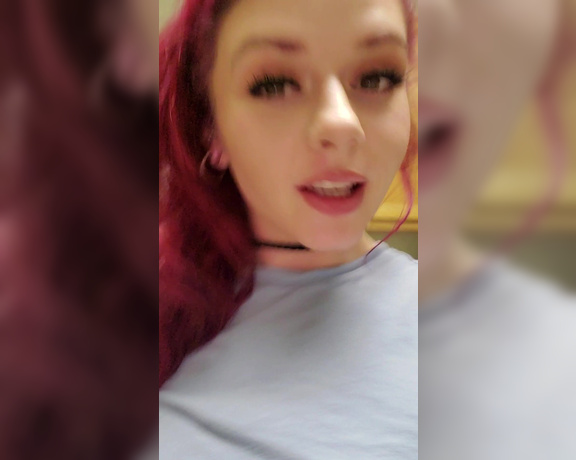 Ms Red aka vermilionvixen OnlyFans - Lmao just some care free booty shaking while I cook dinner