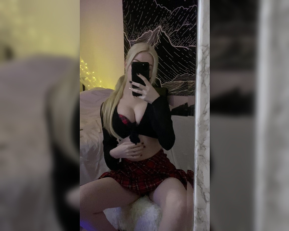 FaithTTV aka faithttv OnlyFans - Had to cut this video short because a nip accidentally popped out haha