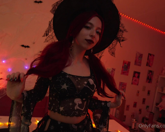 CyberlyCrush aka cyberlycrush OnlyFans - NEW VIDEO Hot witch spends Halloween with dicks She asked for a juicy