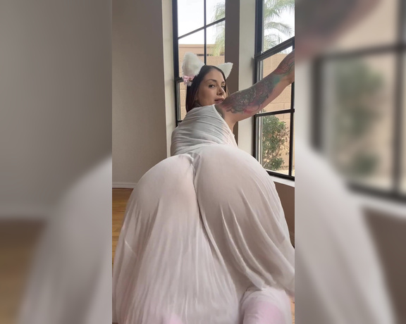 Giuliana Cabrazia aka giulianacabrazia2 OnlyFans - I think this may be the most perfect twerk dress ever thoughts opinions pls weigh