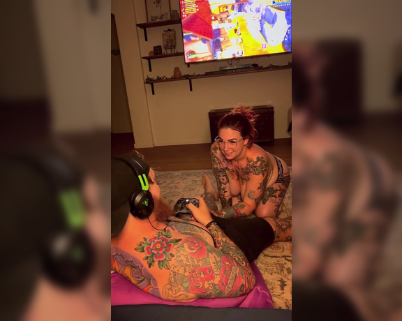 ArizonaRoseXX - Tattooed redhead sucks + fucks while he plays video games