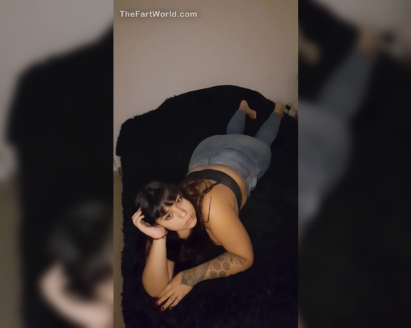 The Fart World aka thefartworld OnlyFans - Mia Hot Makes A Return With Some HUGE Bubbly Farts In Jeans! Comment below if you