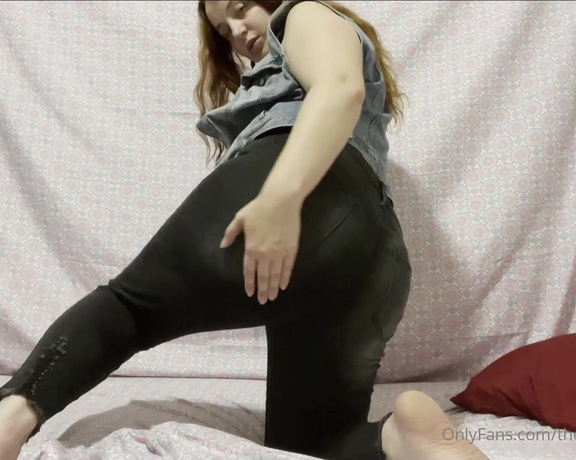 The Fart World aka thefartworld OnlyFans - Eve Farts In Tight Jeans @yourmastermae