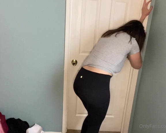 The Fart World aka thefartworld OnlyFans - Audrey Desperate for the Bathroom @nextdoor dreamx