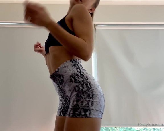 The Fart World aka thefartworld OnlyFans - Brianna Farting Up Close In Some Sexy Shorts! @babyfarts