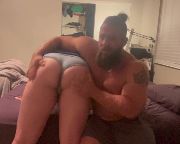 The Fart World aka thefartworld OnlyFans - Lexie Farting On Her Boyfriend Custom! @gassylexi