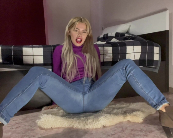 The Fart World aka thefartworld OnlyFans - Lea Farting In Sexy Position Saying Sexy Things! @leacoco