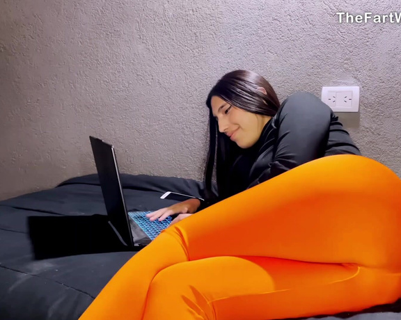 The Fart World aka thefartworld OnlyFans - Lulu Farting While Working! I know you guys wanted to see more from this girl, lets